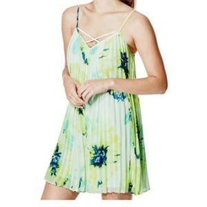 NWT - Guess Floral Pleated Dress, XXS